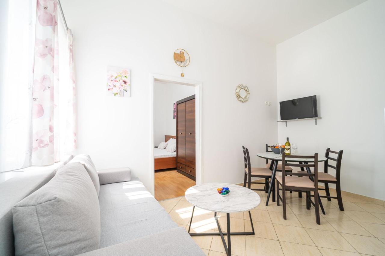 Kairos Holidays Apartamento *
